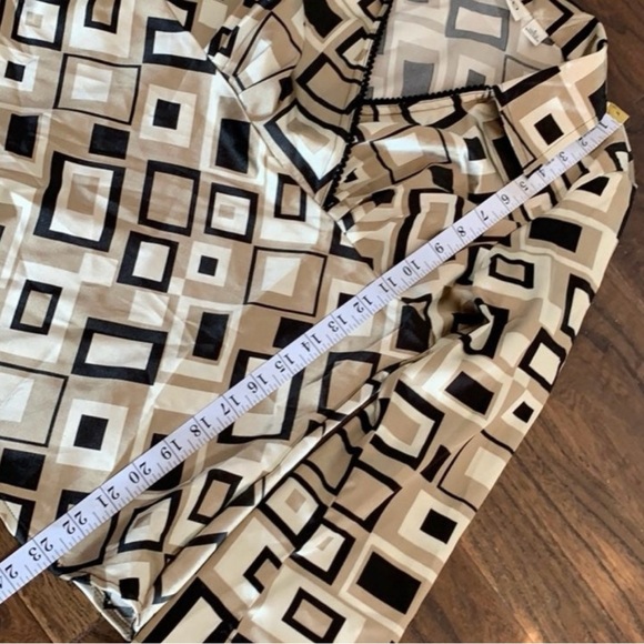 Cato Women's Black and Tan Geometric Blouse - Picture 6 of 9